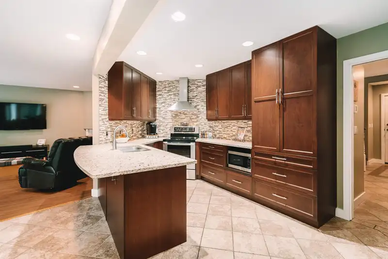 14832 83 AVENUE - photo 4 of 37