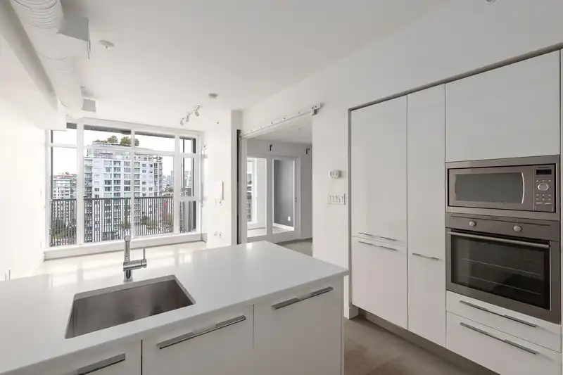 1505 108 E 1ST AVENUE - photo 2 of 28