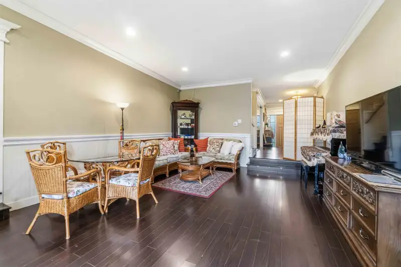 6389 FREMLIN STREET - photo 3 of 27