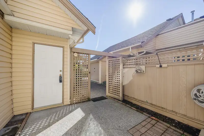2 6140 192 STREET - photo 4 of 34