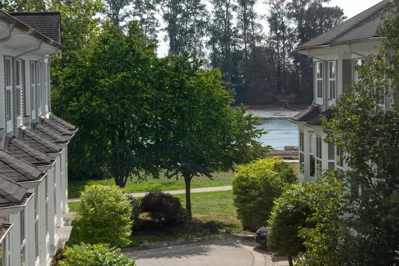 3058 E KENT AVENUE SOUTH - photo 3 of 25