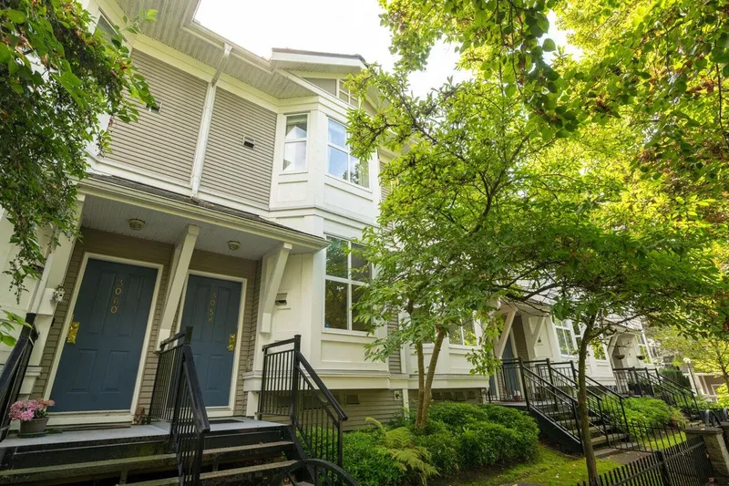 3058 E KENT AVENUE SOUTH - photo 4 of 25