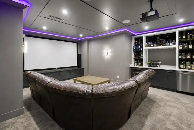 8671 GALWAY CRESCENT - photo 4 of 39
