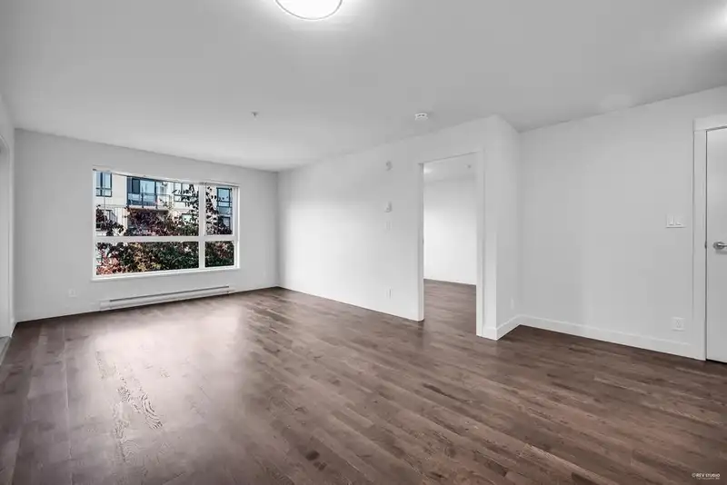 328 7058 14TH AVENUE - photo 4 of 26