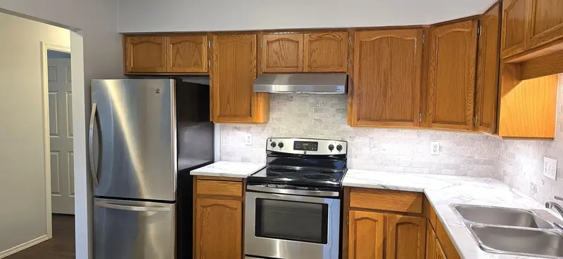 101 33090 GEORGE FERGUSON WAY - photo 3 of 25