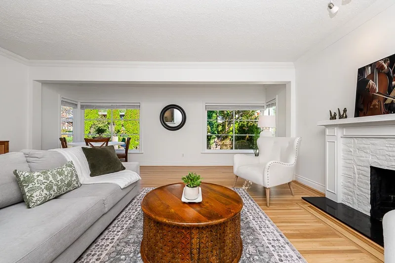 1258 JEFFERSON AVENUE - photo 2 of 25