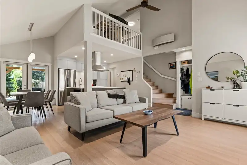 8562 MCCUTCHEON AVENUE - photo 2 of 24