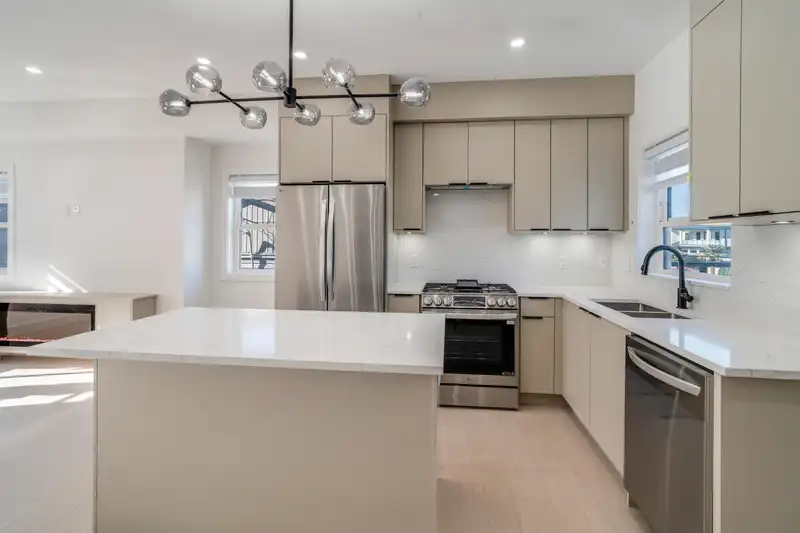 1 8335 115 STREET - photo 3 of 30