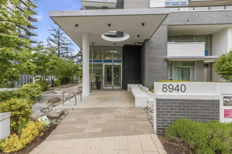702 8940 UNIVERSITY CRESCENT - photo 1 of 17