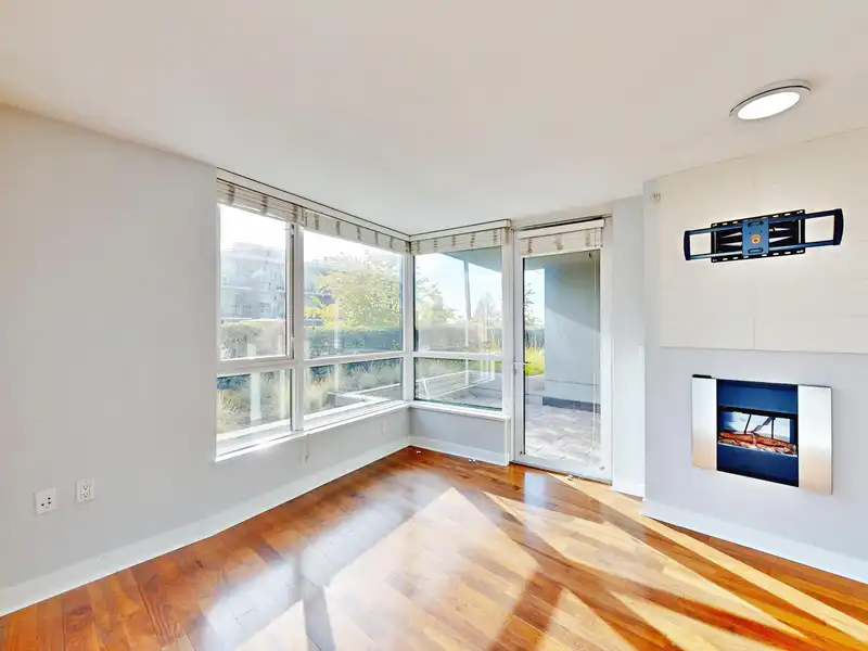 307 160 W 3RD STREET - photo 4 of 21