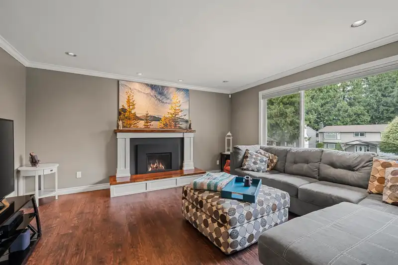 20900 45A AVENUE - photo 3 of 36