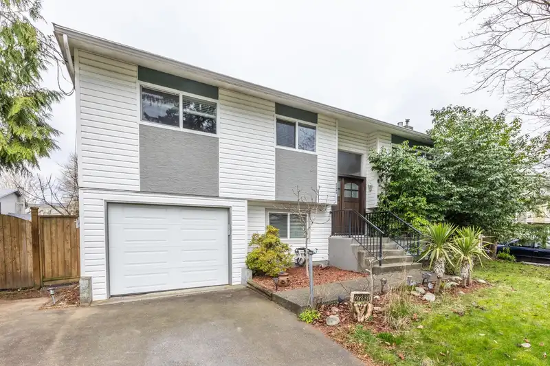 27283 29 AVENUE - photo 1 of 33