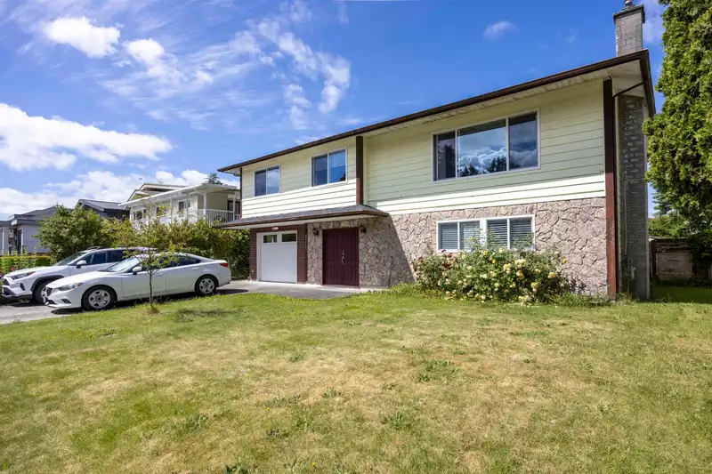 7111 CAVELIER COURT - photo 2 of 40