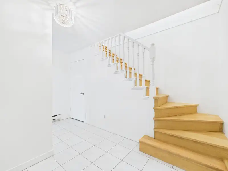 7111 CAVELIER COURT - photo 4 of 40