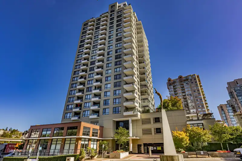 1508 1 RENAISSANCE SQUARE - photo 1 of 32