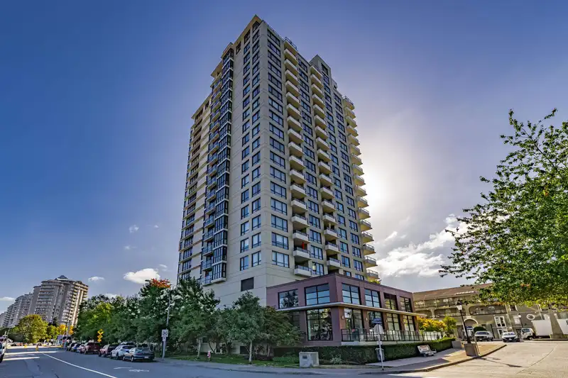 1508 1 RENAISSANCE SQUARE - photo 2 of 32