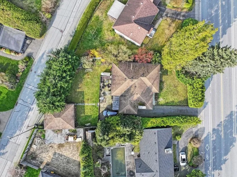 3955 HIGHLAND BOULEVARD - photo 4 of 20