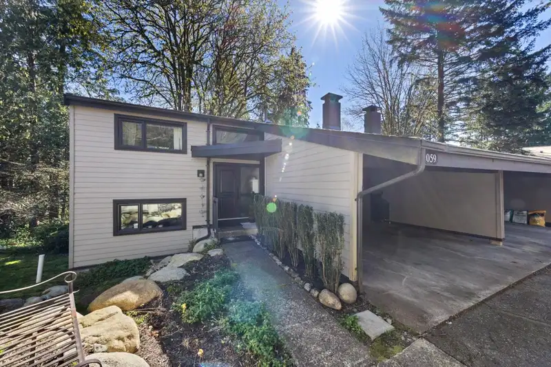 1059 HERITAGE BOULEVARD - photo 1 of 21