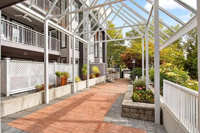 304 11609 227 STREET - photo 4 of 33