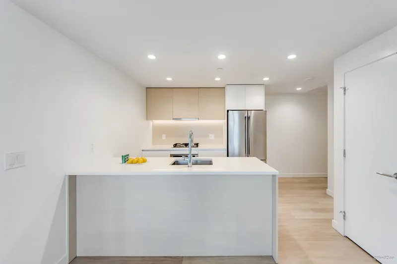 2309 657 WHITING WAY - photo 4 of 25