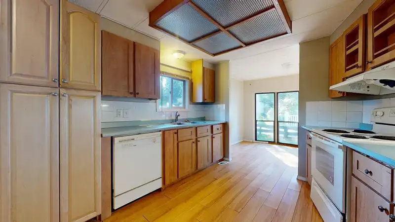 239 1830 MAMQUAM ROAD - photo 3 of 29