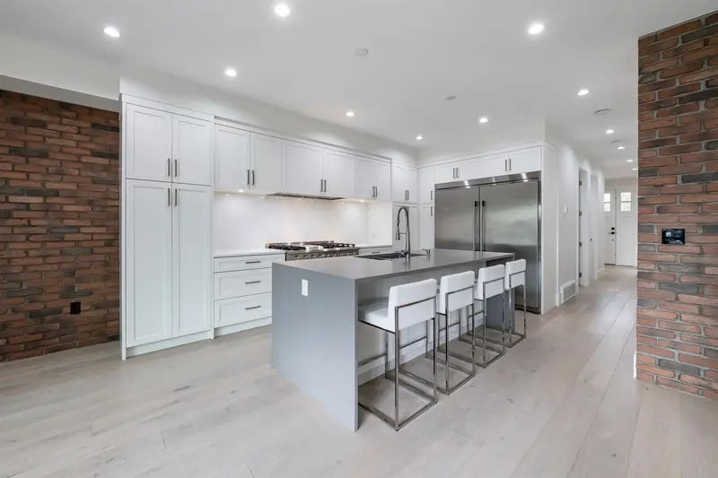 6220 LOCHDALE STREET - photo 3 of 25