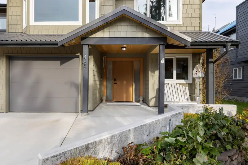 1469 OLIVE STREET - photo 4 of 25