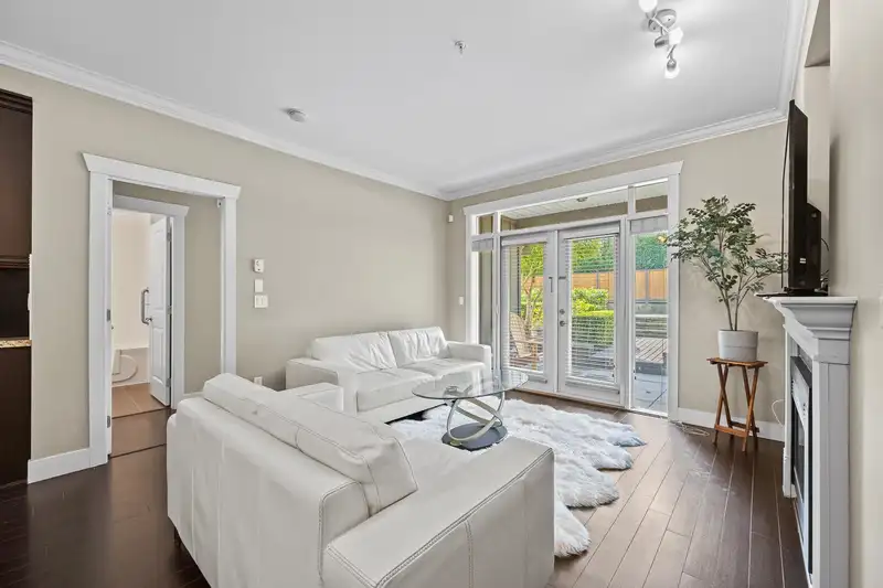 103 15368 17A AVENUE - photo 3 of 22