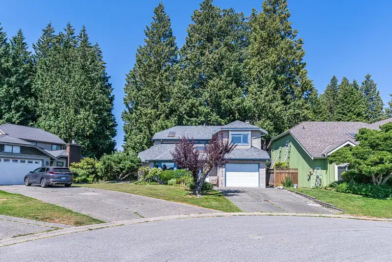 11837 WOODLYNN COURT - photo 2 of 26