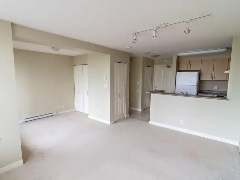 410 5380 OBEN STREET - photo 3 of 10