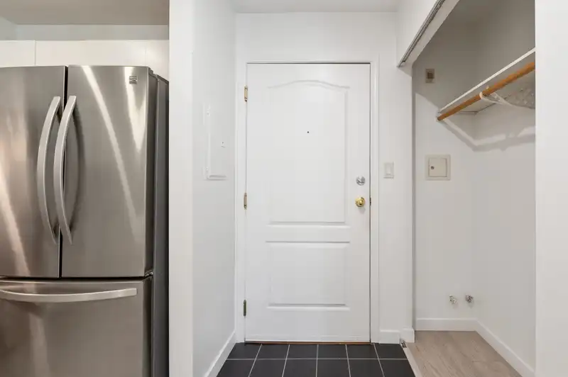311 2401 HAWTHORNE AVENUE - photo 3 of 31