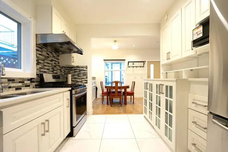 5258 NORFOLK STREET - photo 4 of 37