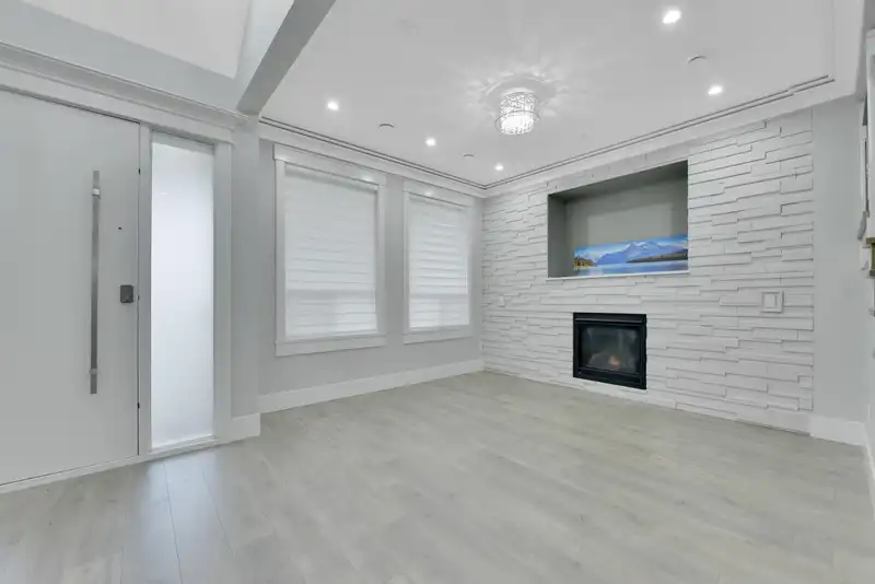 6691 121A STREET STREET - photo 3 of 40