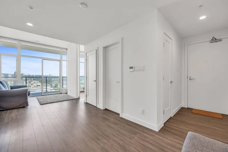 2502 2351 BETA AVENUE - photo 3 of 25