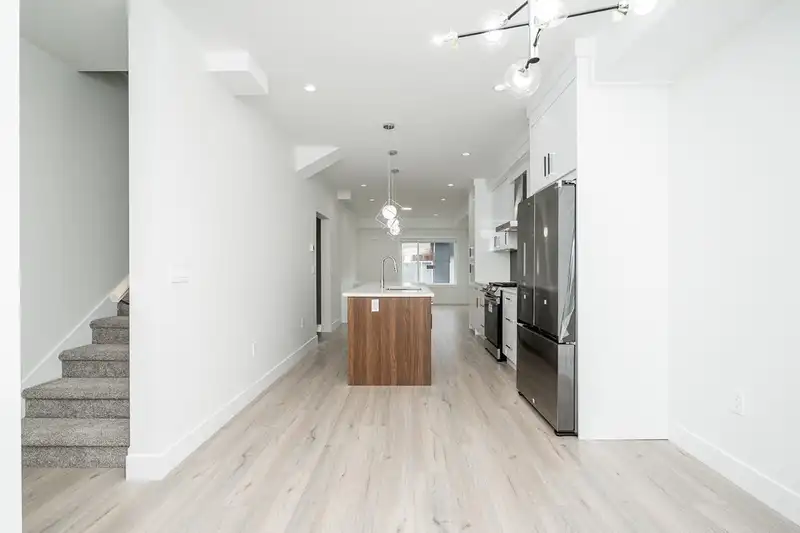 8 9652 162A STREET - photo 4 of 35