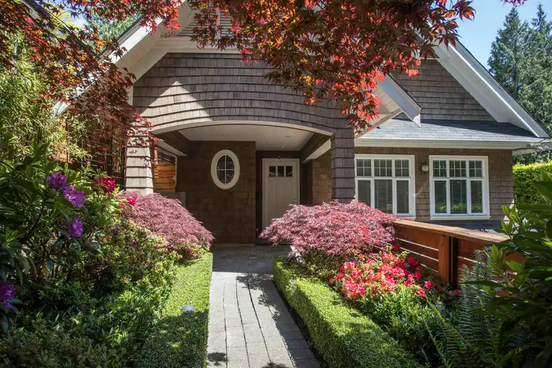 6417 PITT STREET - photo 2 of 33