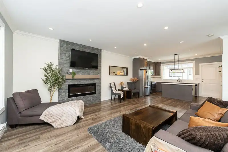 7 6055 138 STREET - photo 1 of 39