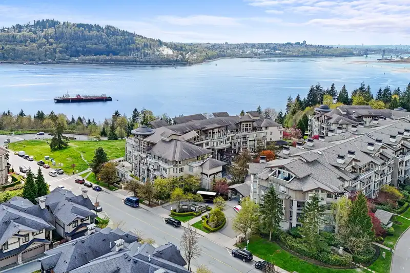 307 530 RAVEN WOODS DRIVE - photo 1 of 40