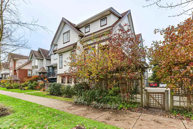11 1211 EWEN AVENUE - photo 3 of 31