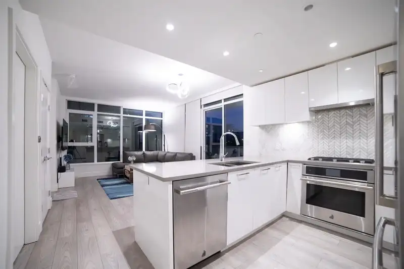 201 3581 NE KENT AVENUE - photo 4 of 19