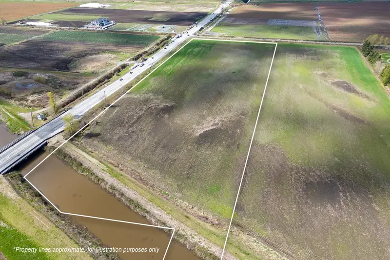 6436 160 STREET - photo 3 of 5