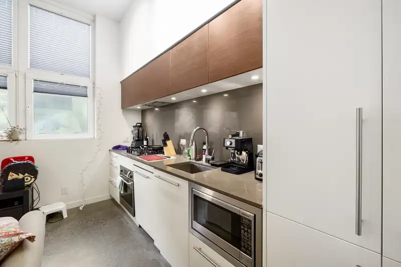 208 150 E CORDOVA STREET - photo 4 of 15