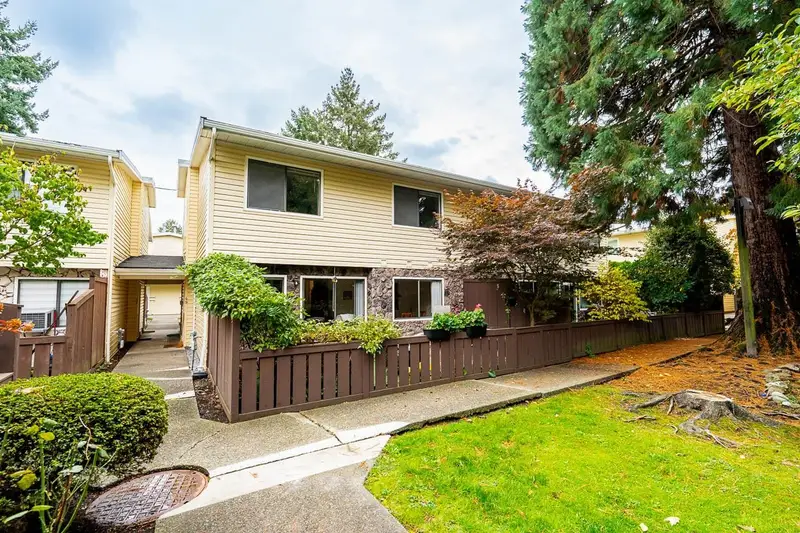 49 9378 122 STREET - photo 1 of 25