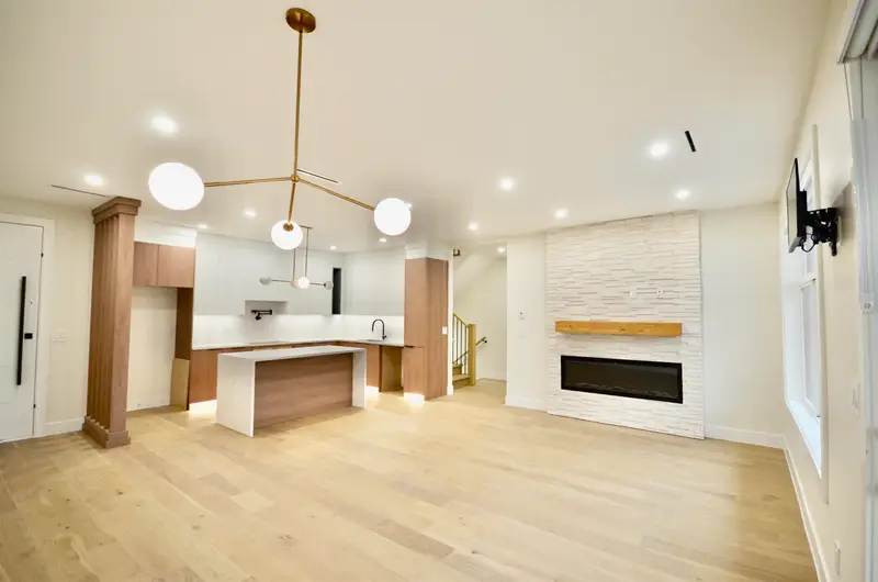 104 901 EDGAR AVENUE - photo 3 of 14