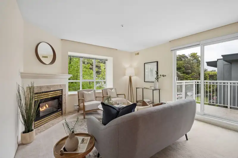302 228 E 14TH AVENUE - photo 1 of 25