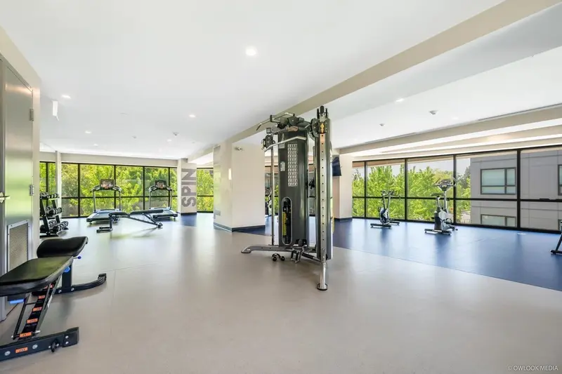 220 9233 ODLIN ROAD - photo 4 of 23