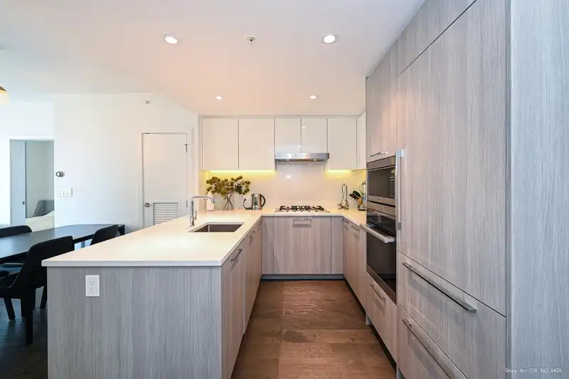 701 3200 CORVETTE WAY - photo 4 of 9