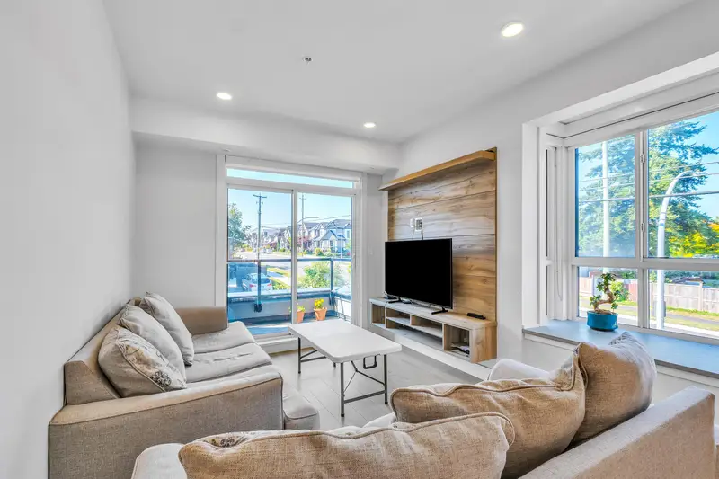 212 14818 60 AVENUE - photo 3 of 25