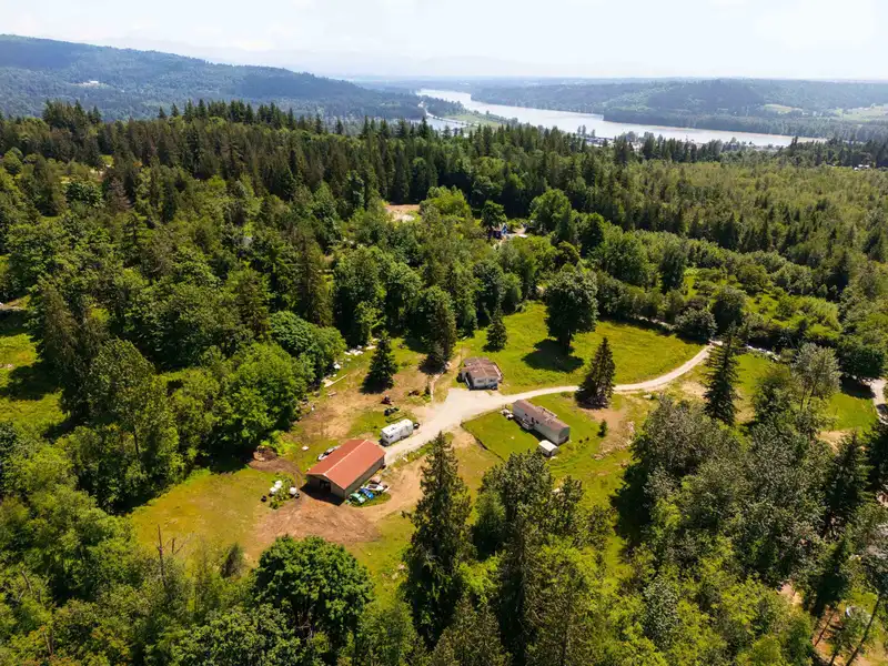 28555 104 AVENUE - photo 4 of 25