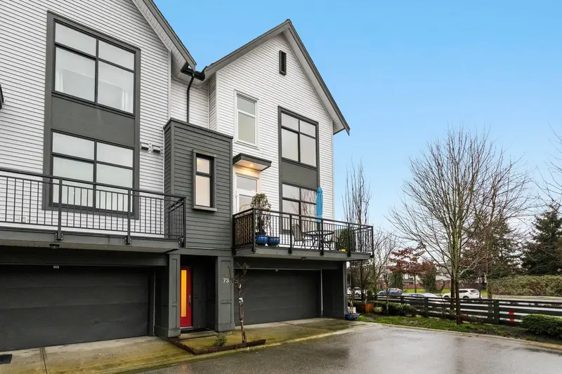 73 17555 57A AVENUE - photo 2 of 25